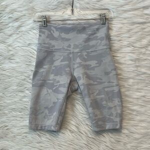 lululemon Wunder Under Grey Camo Shorts 10”